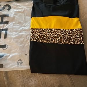 Brand new shirt Shein. Shirt sleeves